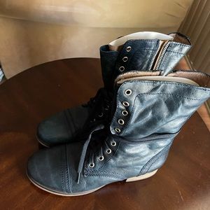 Steve Madden Troopa Boots in Navy